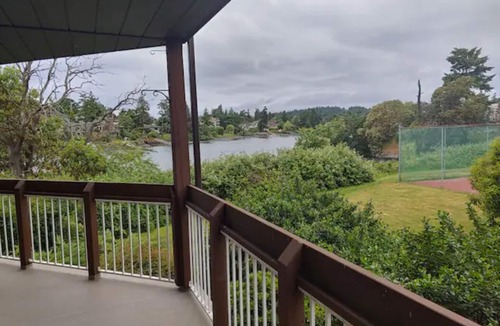 Gorge -Tillicum Area Condo | Fantastic Waterfront Condo On The Gorge Waterway