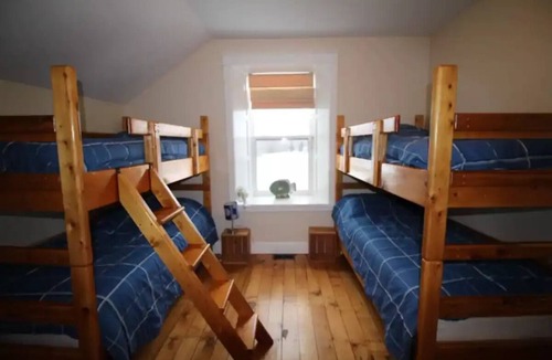Saugeen Shores House | Farmhouse Retreat - 5 minutes from the beach!