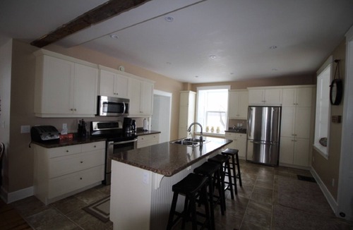 Saugeen Shores House | Farmhouse Retreat - 5 minutes from the beach!