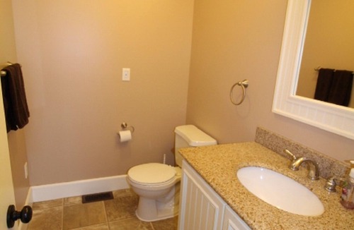 Saugeen Shores House | Farmhouse Retreat - 5 minutes from the beach!