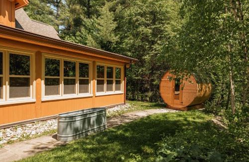 Fiddler Lake Resort Ski Chalet | Fiddler Lake Resort - Bear 14