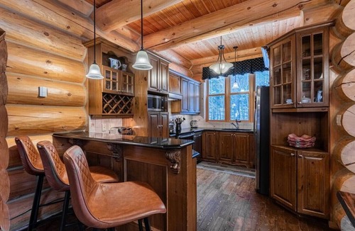 Fiddler Lake Resort House | Fiddler Lake Resort - Bear 14