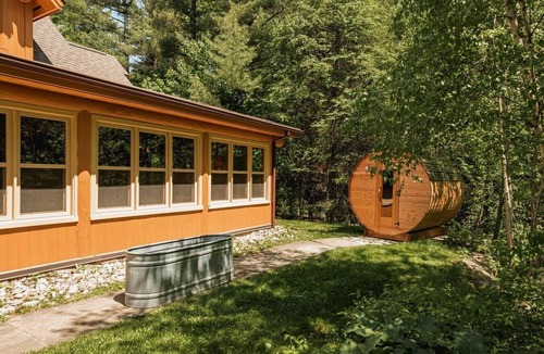 Fiddler Lake Resort House | Fiddler Lake Resort - Bear 14
