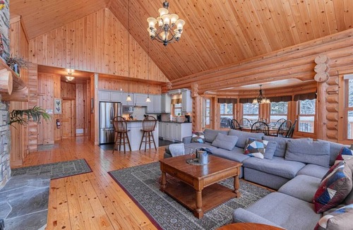 Fiddler Lake Resort House | Fiddler Lake Resort - Deer 68