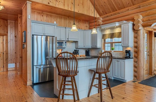 Fiddler Lake Resort House | Fiddler Lake Resort - Deer 68