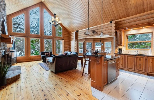 Fiddler Lake Resort House | Fiddler Lake Resort - Deer 30