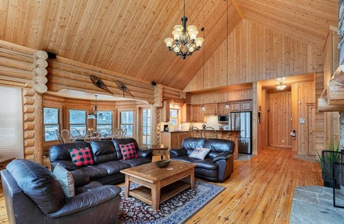 Fiddler Lake Resort House | Fiddler Lake Resort - Deer 30