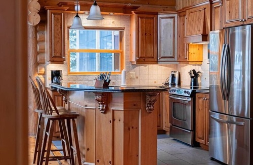 Fiddler Lake Resort House | Fiddler Lake Resort - Deer 30
