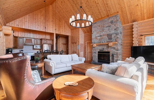 Fiddler Lake Resort House | Fiddler Lake Resort - Deer 86