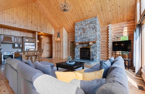 Fiddler Lake Resort House | Fiddler Lake Resort - Deer 81