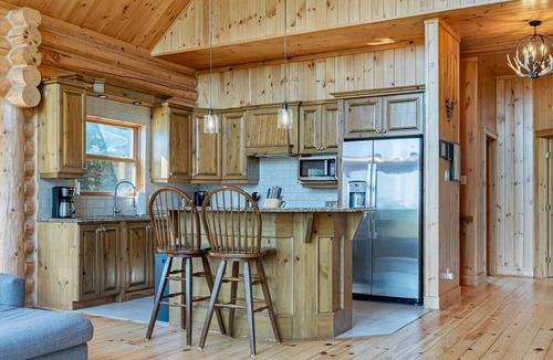 Fiddler Lake Resort House | Fiddler Lake Resort - Deer 81