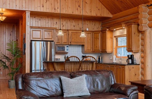 Fiddler Lake Resort House | Fiddler Lake Resort - Deer 90