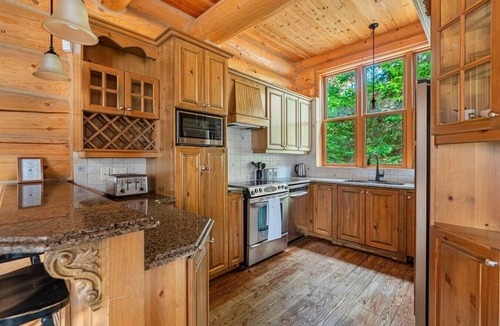 Fiddler Lake Resort House | Fiddler Lake Resort - Bear 25