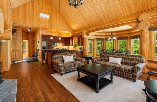 Fiddler Lake Resort Cabin | Fiddler Lake Resort: Cozy Chalet + Hot Tub