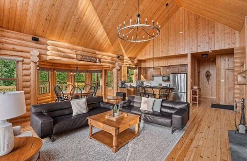 Fiddler Lake Resort House | Fiddler Lake Resort – Deer 6