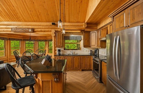 Fiddler Lake Resort House | Fiddler Lake Resort – Deer 6