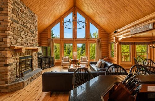 Fiddler Lake Resort Ski Chalet | Fiddler Lake Resort - Deer 6