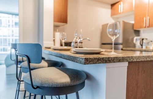 Crosstown Apartment | MAJOR INTERNATIONAL SPORTING EVENT Fan Hub l Steps to BC Place l Free Parking