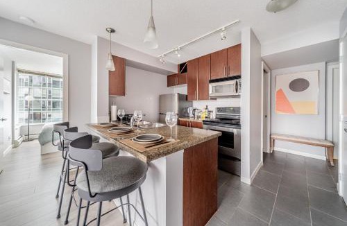Crosstown Apartment | MAJOR INTERNATIONAL SPORTING EVENT Fan Hub l Steps to BC Place l Free Parking