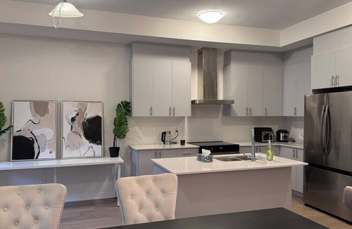 Gormley House | ⚽ Major international sporting event Luxury Home | Sleeps 16 | Free Parking