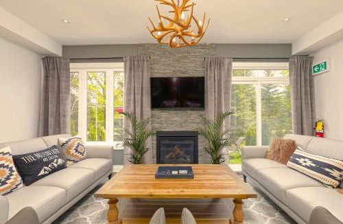 The Blue Mountains House | Five-O at Snow: Free Shuttle to Blue