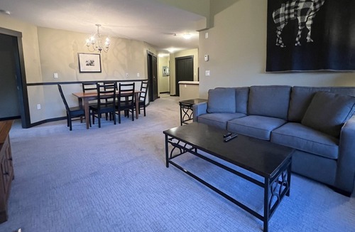 Panorama Condo | FLAGSHIP PANORAMA CONDO 2 bed 2 bath ski in/out Upper Village clean fee INC