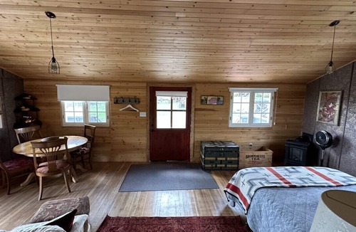 Division No. 3 Cabin | Flint Rock Ranch - The Grey House