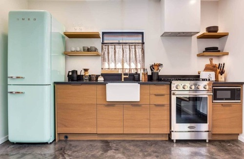 Ucluelet House | Fogged Inn Cabin