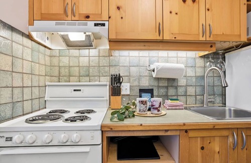 Ucluelet Cabin | Forest & Sea Views - Jetted Tub - Walk to Beaches & Wild Pacific Trail