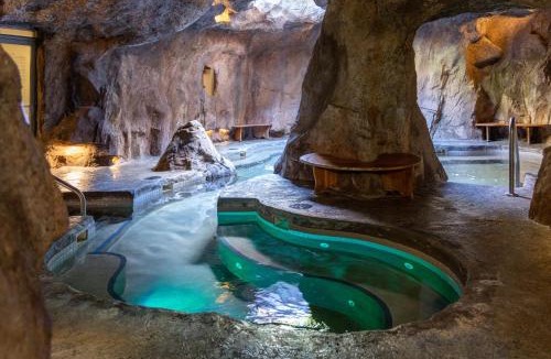 Banff Hotel | Fox Hotel and Suites