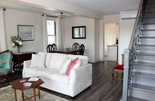 Prince Edward House | Franklin's Corner Overlooking Picton Bay