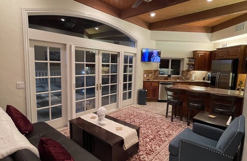 Kit Carson Apartment | French Garden Poolside Retreat -Wine & Safari Park