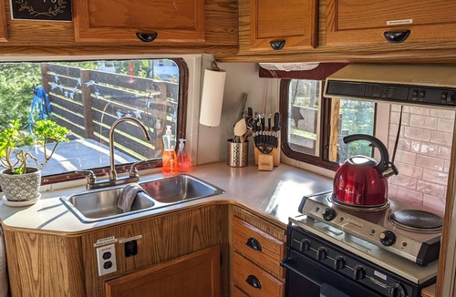 Stillwater House | Frolander Bay Resort - Glamping Trailer