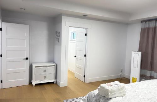 Moncton House | Full AC 3BR, 1 king Ensuite, 2 Queen, Sleeps 7