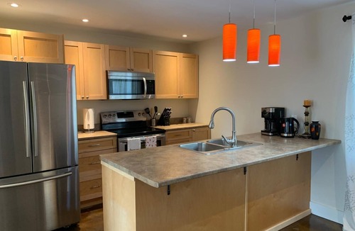 Halifax House | Full Apartment Steps from Chocolate Lake