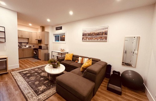 Vanderhoof House | Fully air conditioned Modern Private Family Suite in Vanderhoof