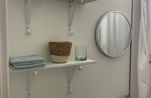 Okanagan-Similkameen Apartment | Gamay Garden Suite