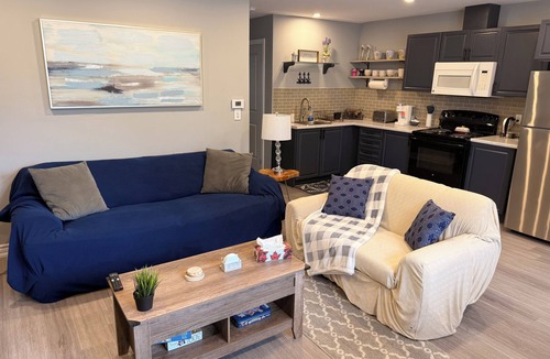 Alcona Apartment | Garden Oasis 2Bed Private Apt. - Walk to Lake Simcoe!