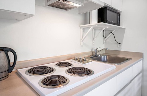 West Point Grey Condo | Garden Suite near Jericho Beach