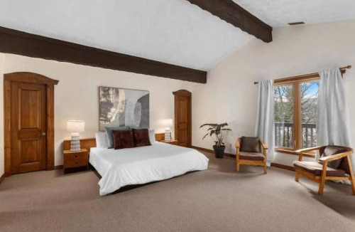 Sainte-Agathe-des-Monts House | Genteman Manor Private Indoor Pool Sauna & Lake