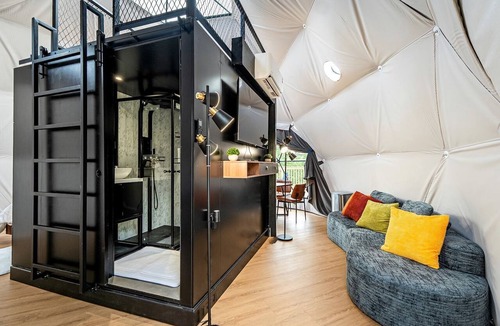Bluewell Cabin | Geodesic Dome Retreat with Hot Tub & Fire Pit in Bluefield, West Virginia