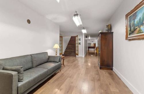 Stanstead Ski Chalet | Giant Chalet - 10 Ensuite Bedrooms - Up to 48