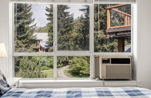 Village North House | Glacier's Reach 98 by Outpost Whistler