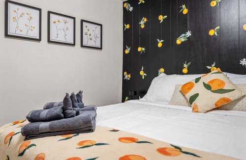 Glenbrook House | Glenbrook*Sleeps10-15*FastWiFi*FreeParking+Netflix
