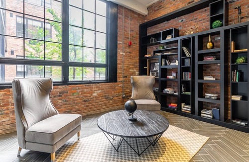 Kirkendall North Apartment | GLOBALSTAY . UV DISINFECTED 1 BR LOFT. Free Parking. Gym