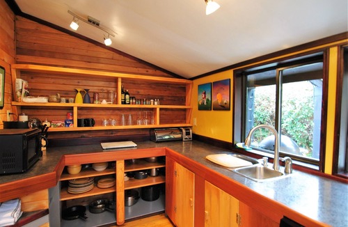 Tofino Cottage | Gold Coast Retreat Haidaway Cottage at Chesterman Beach