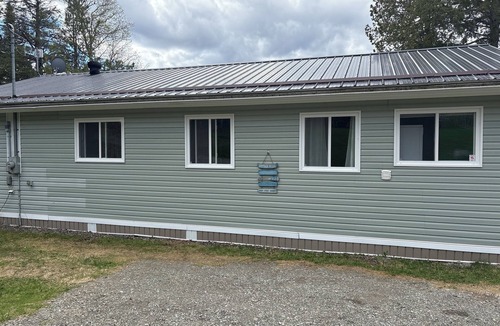 Queensbury House | Gorgeous 4 bedroom home , sitting on beautiful Davidson lake .