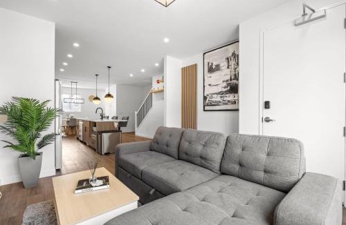 Mount Pleasant Apartment | Gorgeous 6BR Luxury Home Downtown Views