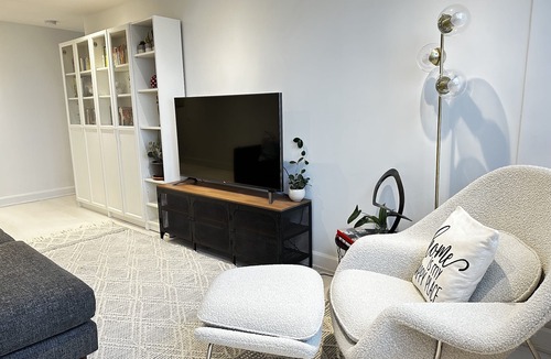 Centennial Park Apartment | Gorgeous Apartment minutes from Pearson Airport