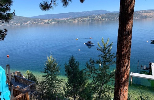 Central Okanagan Cabin | Gorgeous Lakefront Cottage